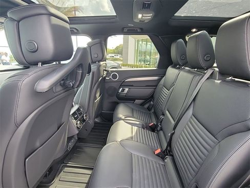 New 2026 Land Rover Discovery Limited Edition image 16