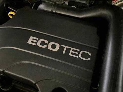 Used 2022 GMC Terrain SLT w/ LPO, Floor Liner Package image 27