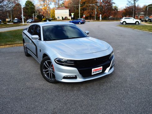 Used 2019 Dodge Charger SXT w/ Driver Confidence Group image 21