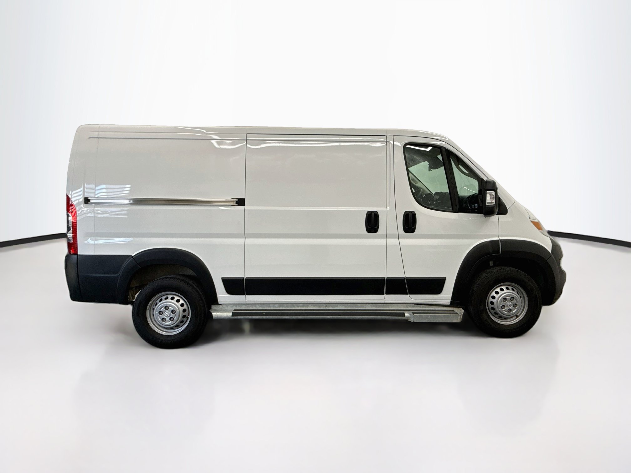 Used 2025 RAM ProMaster 2500 w/ U-Haul Equipment Group FWD image 10