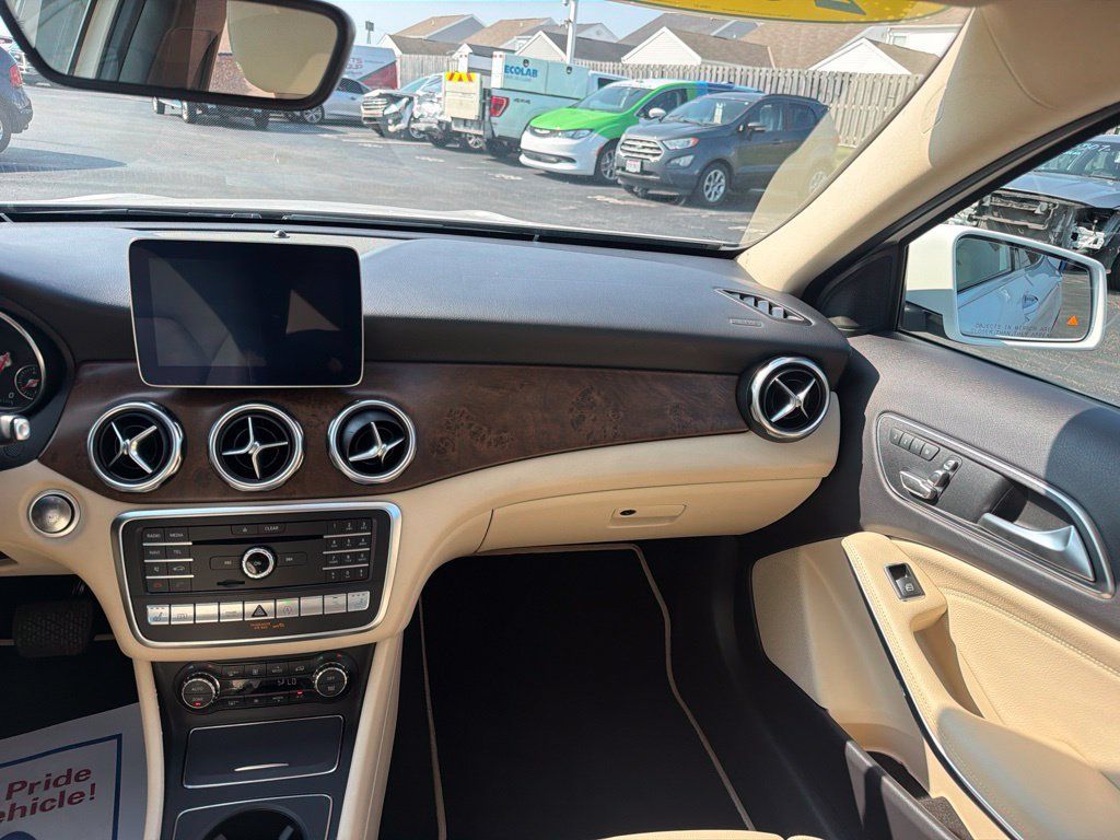 Used 2019 Mercedes-Benz GLA 250 4MATIC image 21