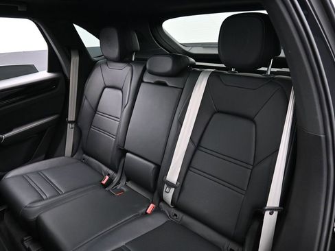 Certified 2023 Porsche Cayenne Platinum Edition AWD/4WD image 24