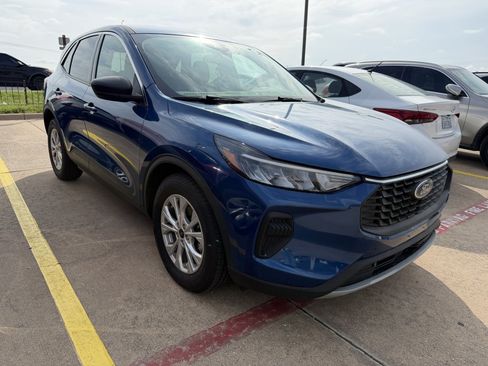 Used 2023 Ford Escape Active FWD image 4