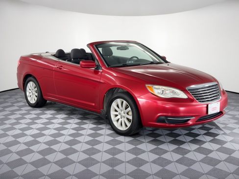 Used 2013 Chrysler 200 Touring FWD image 7