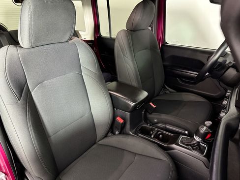 Used 2021 Jeep Wrangler Unlimited Sport S image 32