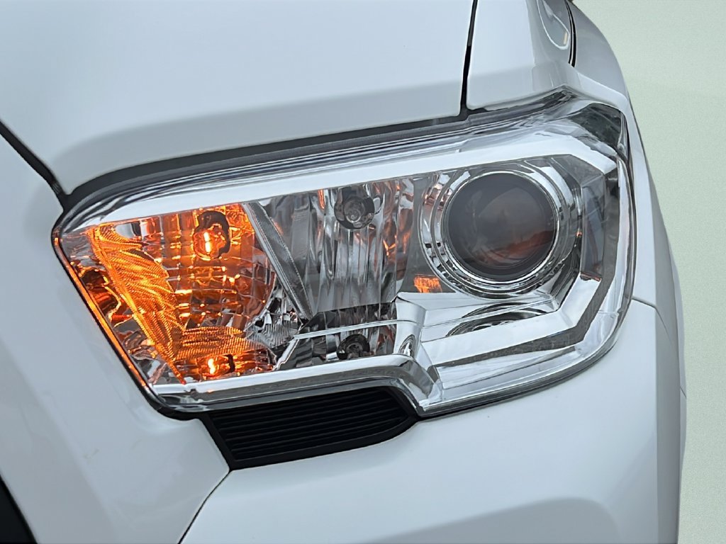 Used 2023 Toyota Tacoma SR AWD/4WD image 24