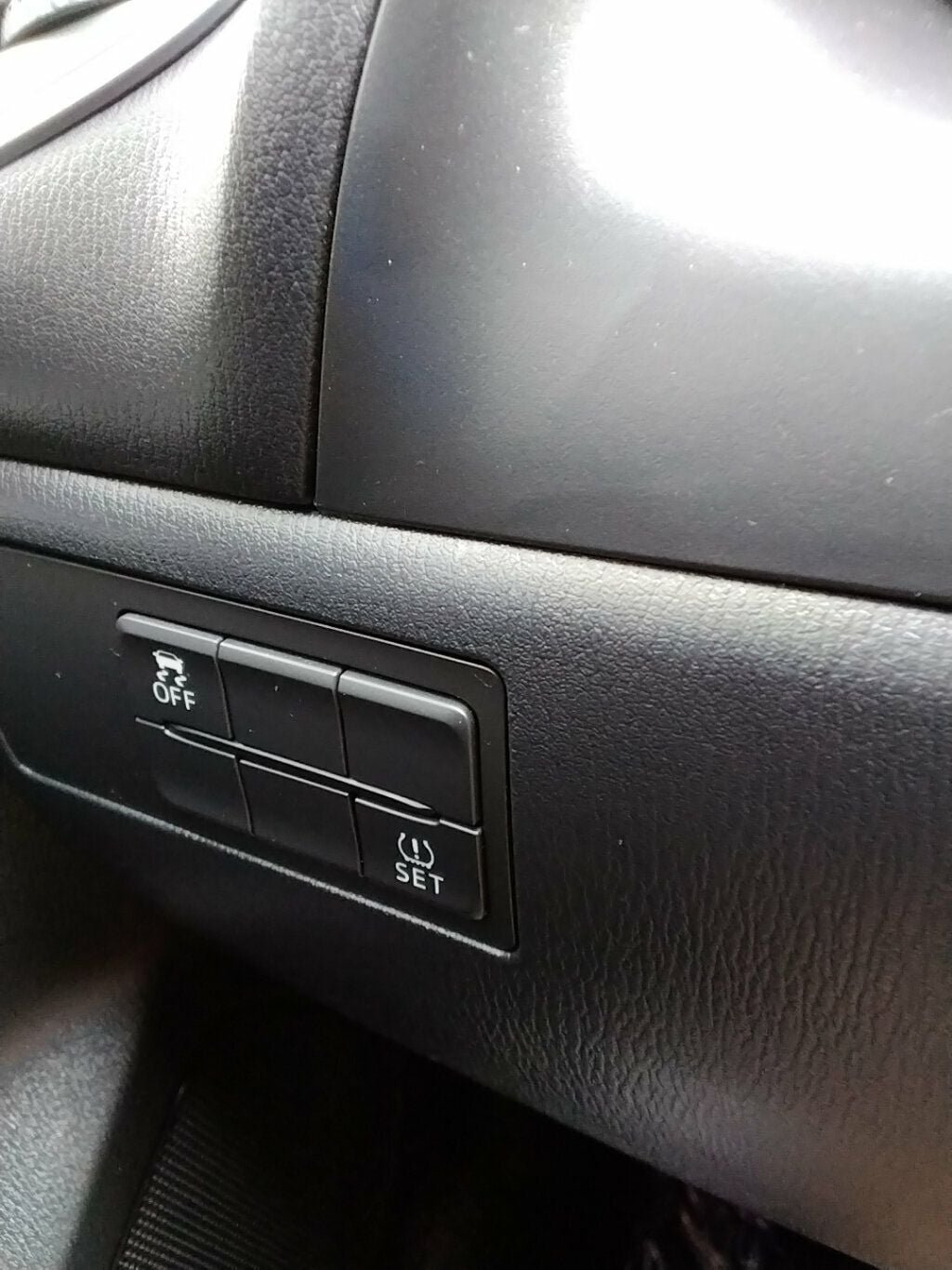 Used 2018 MAZDA MAZDA3 Touring FWD image 23