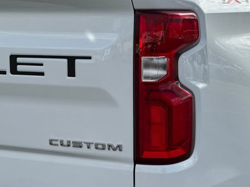Used 2021 Chevrolet Silverado 1500 Custom image 24