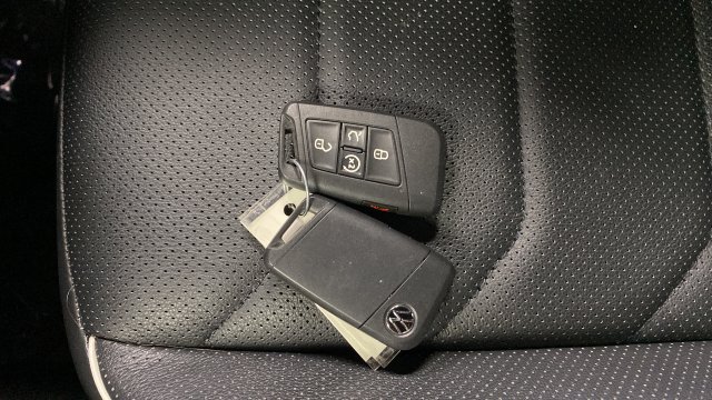 Used 2024 Volkswagen Tiguan SEL R-Line AWD/4WD image 30