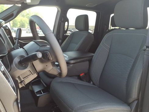 Used 2025 RAM 2500 Big Horn AWD/4WD image 22