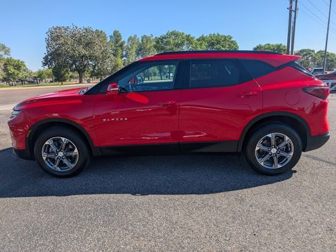 Used 2023 Chevrolet Blazer LT image 2