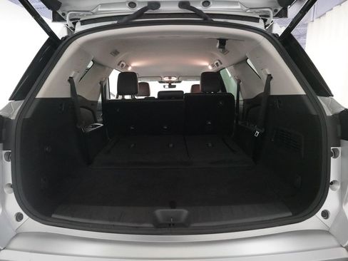 Used 2024 Nissan Pathfinder SL image 9