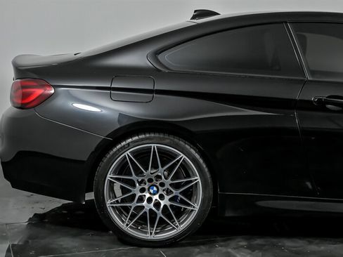 Used 2020 BMW M4 Coupe w/ Executive Package RWD image 11