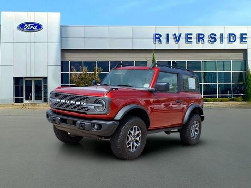 Used 2023 Ford Bronco Badlands AWD/4WD image 3