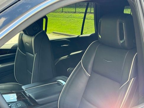 Certified 2024 Cadillac Escalade Premium Luxury w/ Performance Package AWD/4WD image 20