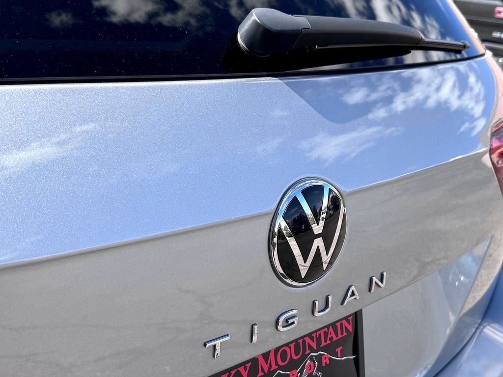 Used 2024 Volkswagen Tiguan SE AWD/4WD image 8