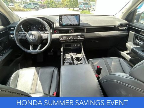 Used 2025 Honda Pilot Touring image 17