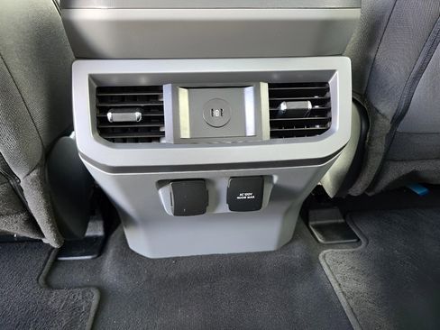 Used 2024 Ford F250 XLT w/ FX4 Off-Road Package image 31