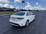 Used 2022 Toyota Corolla LE image 3