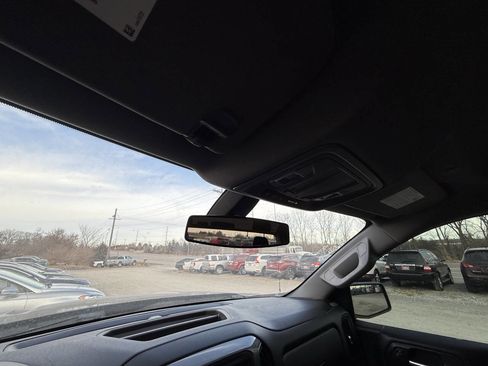 Used 2021 Chevrolet Silverado 1500 Custom image 12