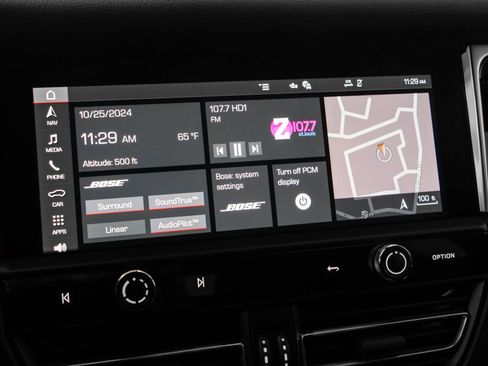 Used 2025 Porsche Macan image 34