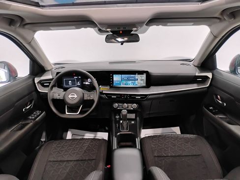 Used 2025 Nissan Kicks SV w/ SV Premium Package FWD image 14