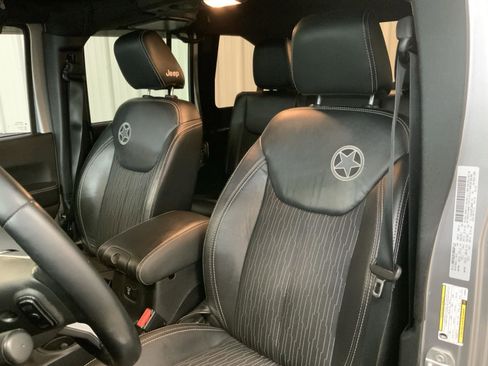 Used 2015 Jeep Wrangler Unlimited Sport AWD/4WD image 3