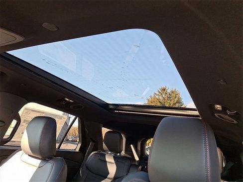 New 2026 Ford Explorer ST-Line w/ ST-Line Street Pack image 11