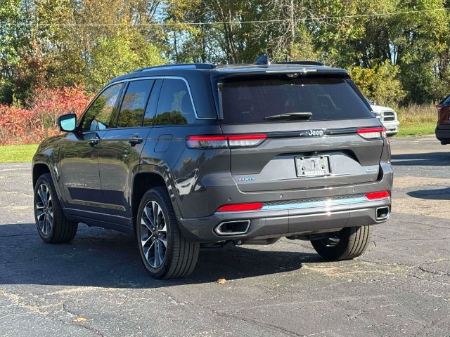 Used 2024 Jeep Grand Cherokee Overland w/ Advanced Protech Group III AWD/4WD image 2