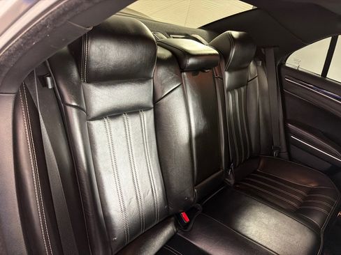 Used 2018 Chrysler 300 S w/ 300S Premium Group RWD image 24