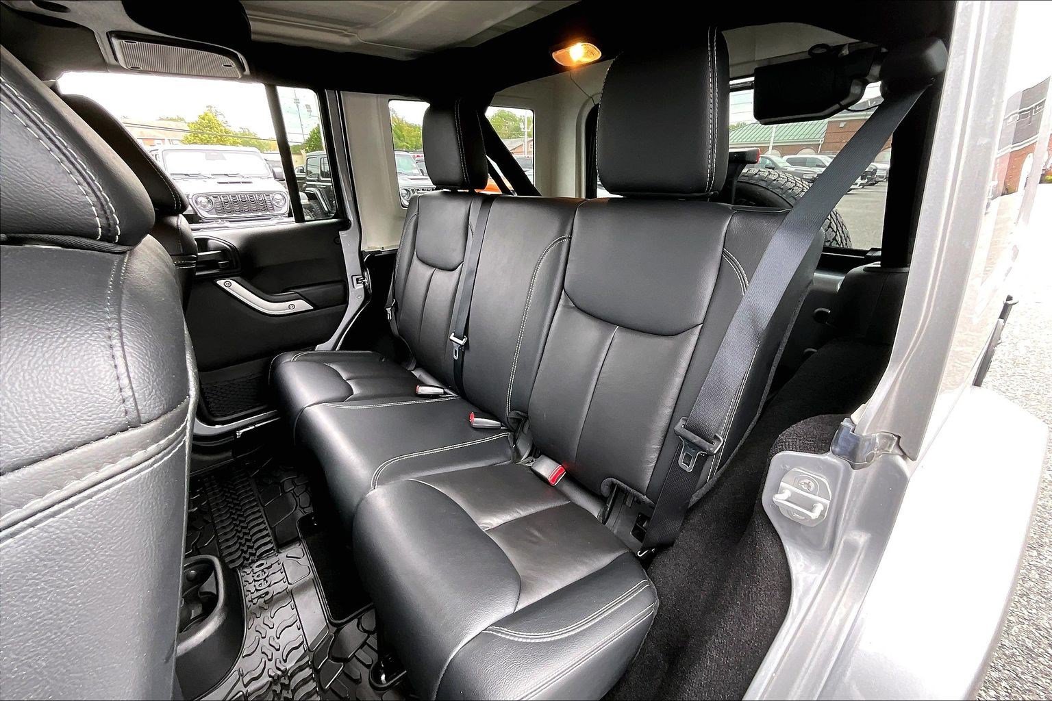 Used 2015 Jeep Wrangler Unlimited Sahara w/ Max Tow Package AWD/4WD image 19