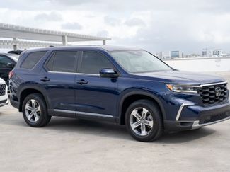 Used 2025 Honda Pilot EX-L video 3