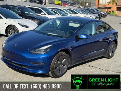 Used 2023 Tesla Model 3 Standard Range image 1