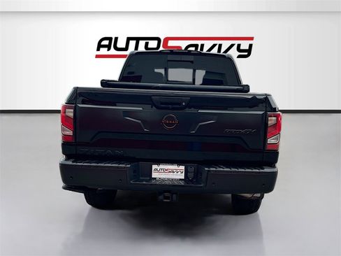 Used 2024 Nissan Titan PRO-4X w/ Pro-4x Convenience Package image 6
