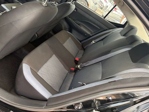 Used 2025 Nissan Versa SV FWD image 38