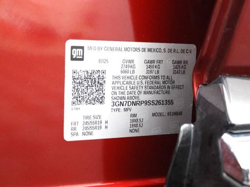 Certified 2025 Chevrolet Equinox EV LT w/ LPO, All-Weather Mat Package FWD image 39