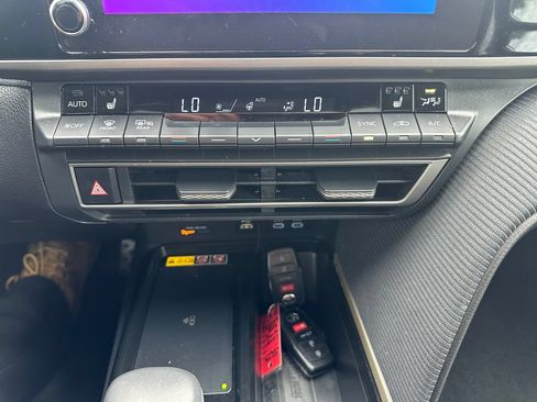 Certified 2025 Toyota Camry SE w/ Convenience Package AWD/4WD image 17