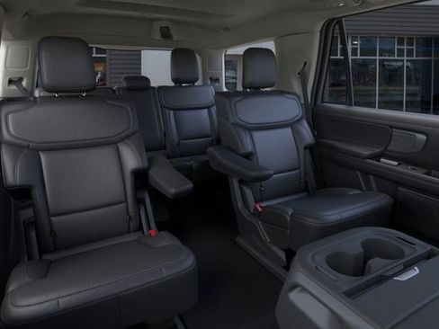 New 2026 Ford Expedition Platinum w/ Driver's Package image 11