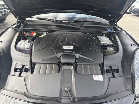 Used 2020 Porsche Cayenne S image 30