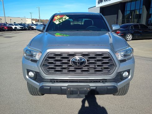 Used 2022 Toyota Tacoma TRD Off-Road image 3