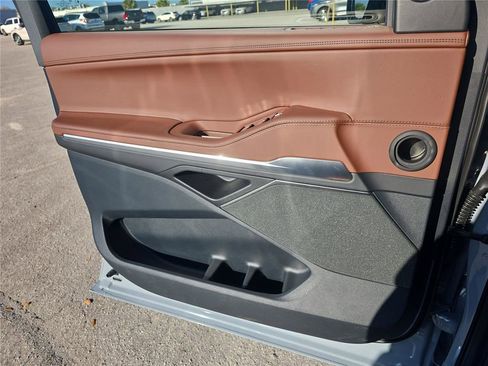 New 2026 Lincoln Navigator Reserve image 14