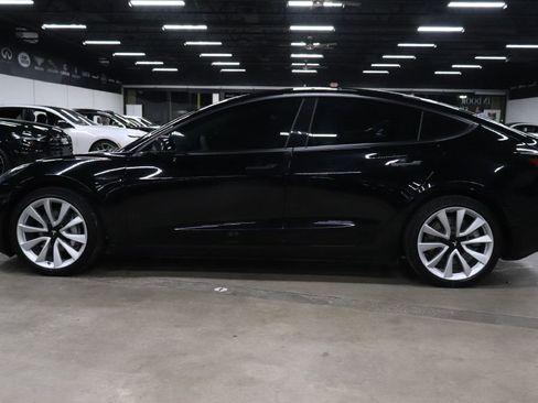 Used 2020 Tesla Model 3 Standard Range Plus image 2
