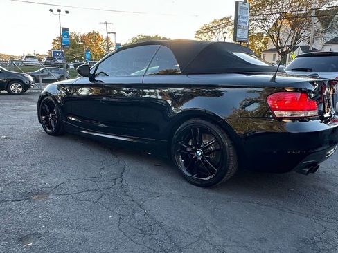 Used 2011 BMW 135i Convertible image 3