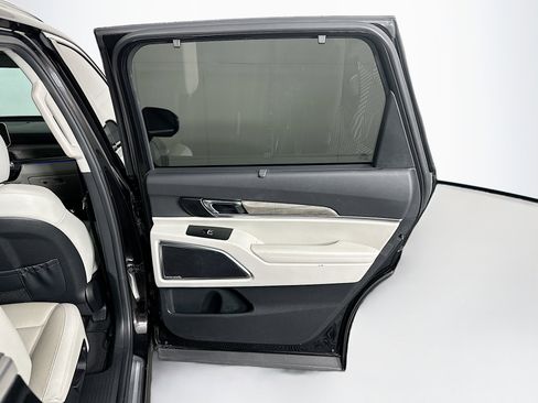 Used 2022 Kia Telluride SX w/ Towing Package FWD image 33