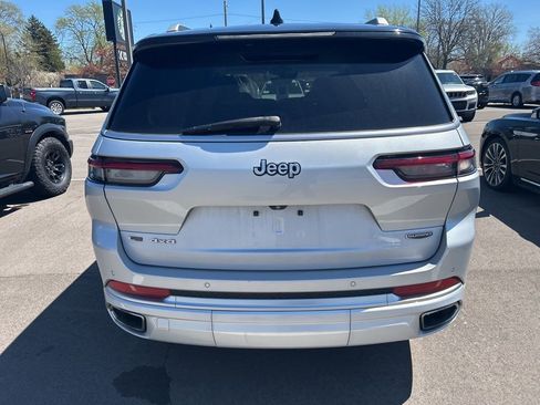 Used 2022 Jeep Grand Cherokee L Summit w/ Luxury Tech Group V AWD/4WD image 5