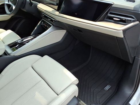 Certified 2025 Audi Q5 2.0T Premium AWD/4WD image 23