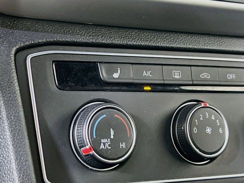 Used 2023 Volkswagen Atlas Cross Sport SE AWD/4WD image 19