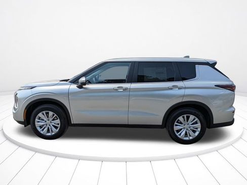 New 2026 Mitsubishi Outlander ES FWD image 7