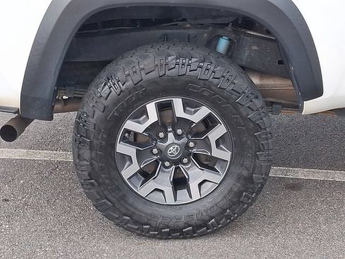 Used 2021 Toyota Tacoma TRD Off-Road AWD/4WD image 27