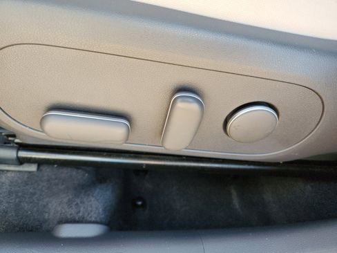 Used 2025 Hyundai Kona SEL image 12